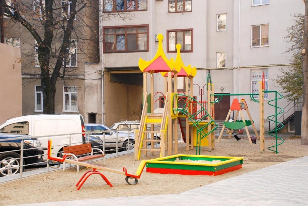 Комфортні апартаменти 82 Ивано-Франковск Экстерьер фото